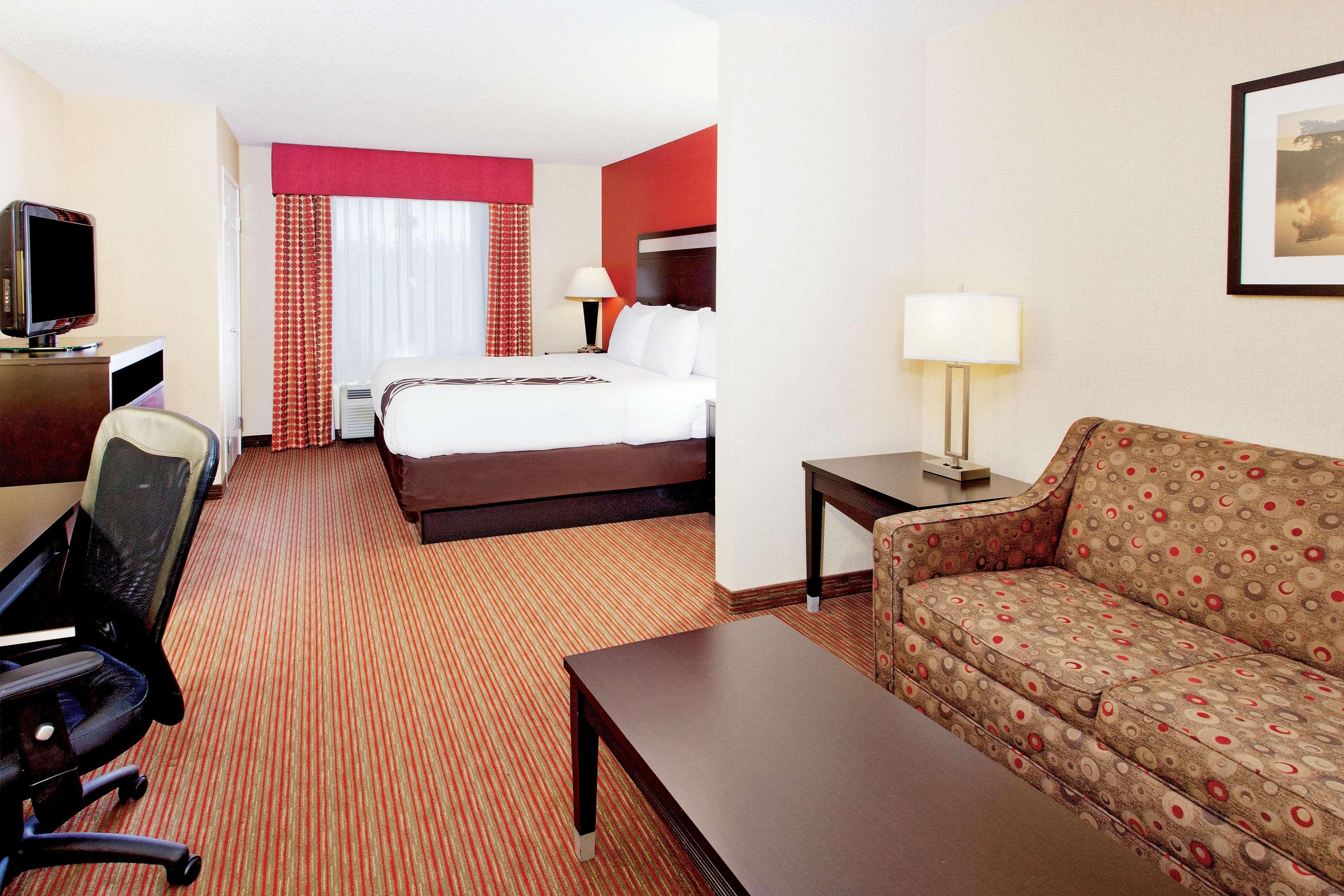 Отель La Quinta By Wyndham Warner Robins - Robins Afb Экстерьер фото